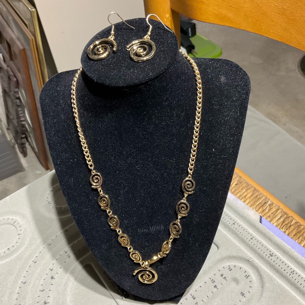 Elegant Gold Swirl Necklace and Earring Set.  Costume jewelry.